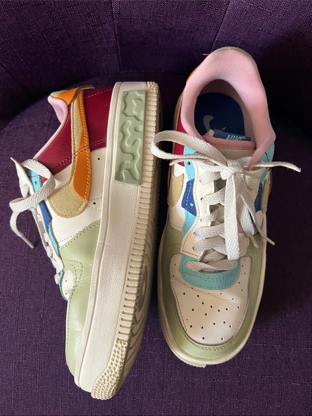 Nike  Pastel Multi-Accent Low-Top Sneakers